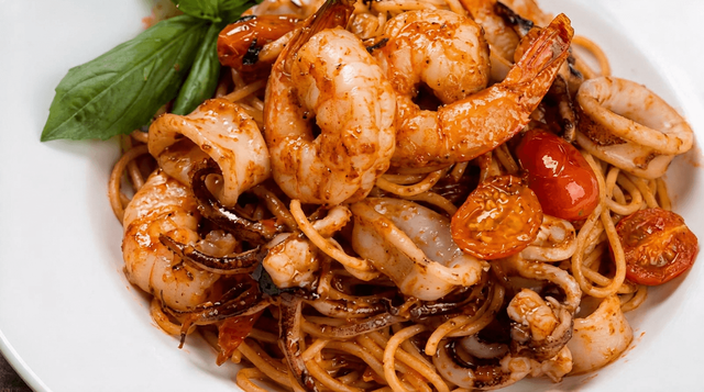 Shrimp, Calamari, Marinara Sauce.